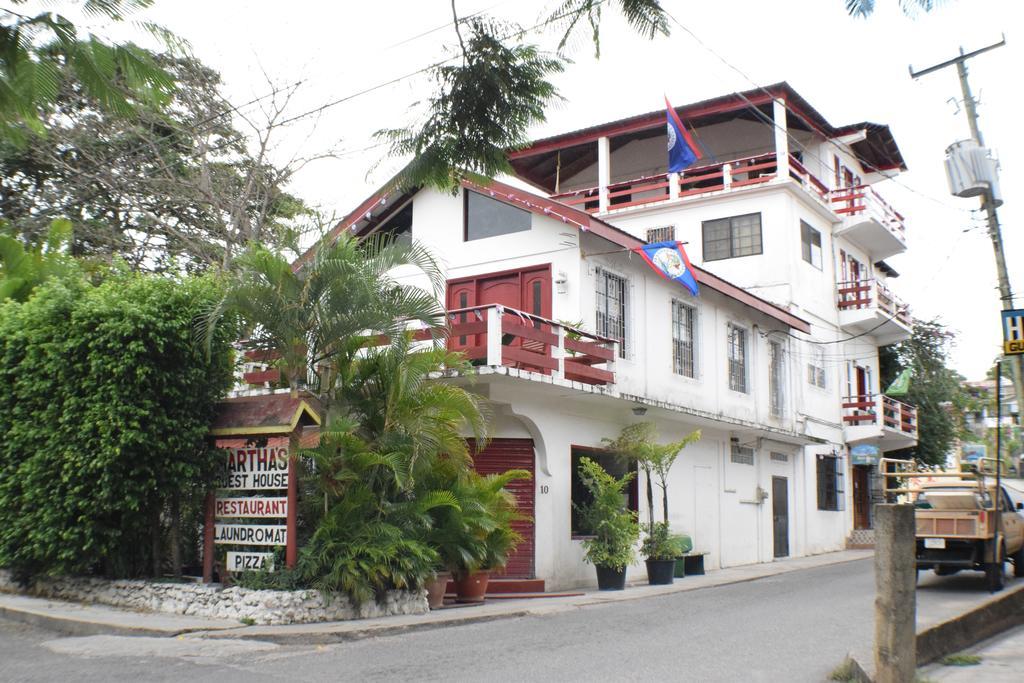 Martha'S Guesthouse San Ignacio Ngoại thất bức ảnh